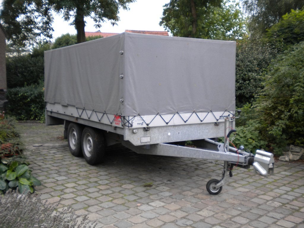 Aanhangwagen met Huif, Enlèvement, Utilisé