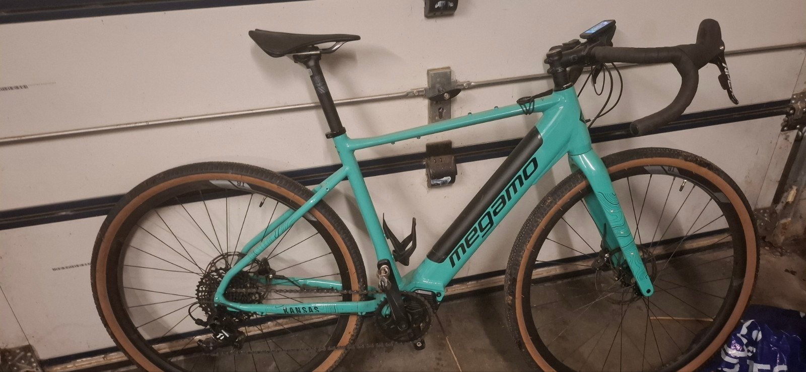 Gravel Megamo Kansas Electric, Fietsen en Brommers, Elektrische fietsen, 47 tot 51 cm, Ophalen, Zo goed als nieuw, 50 km per accu of meer