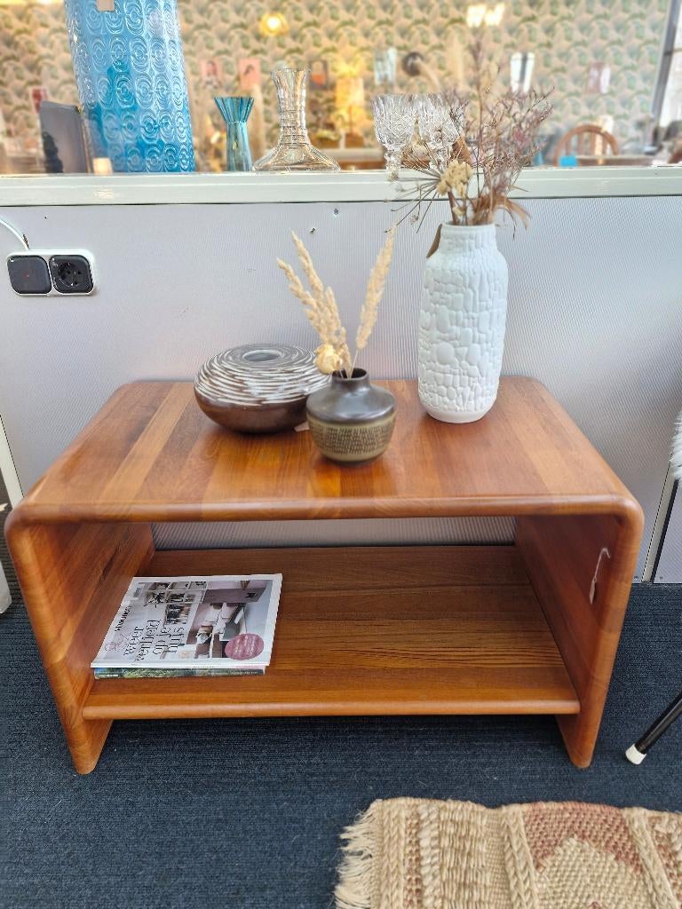 Vintage tafel / audiomeubel Deens Dyrlund 70s, Huis en Inrichting, Tafels | Sidetables, Ophalen, Gebruikt, Teakhout, Vintage