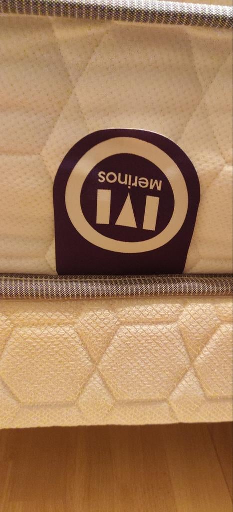 Matelas et sommier tapissier Marque Mérinos : matelas ferme