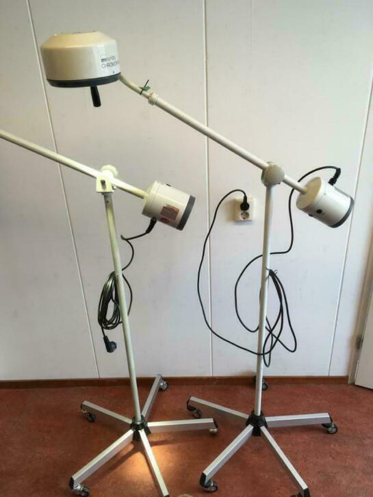 verrijdbare operatie onderzoekslamp Chromophare C200 Martin, Diversen