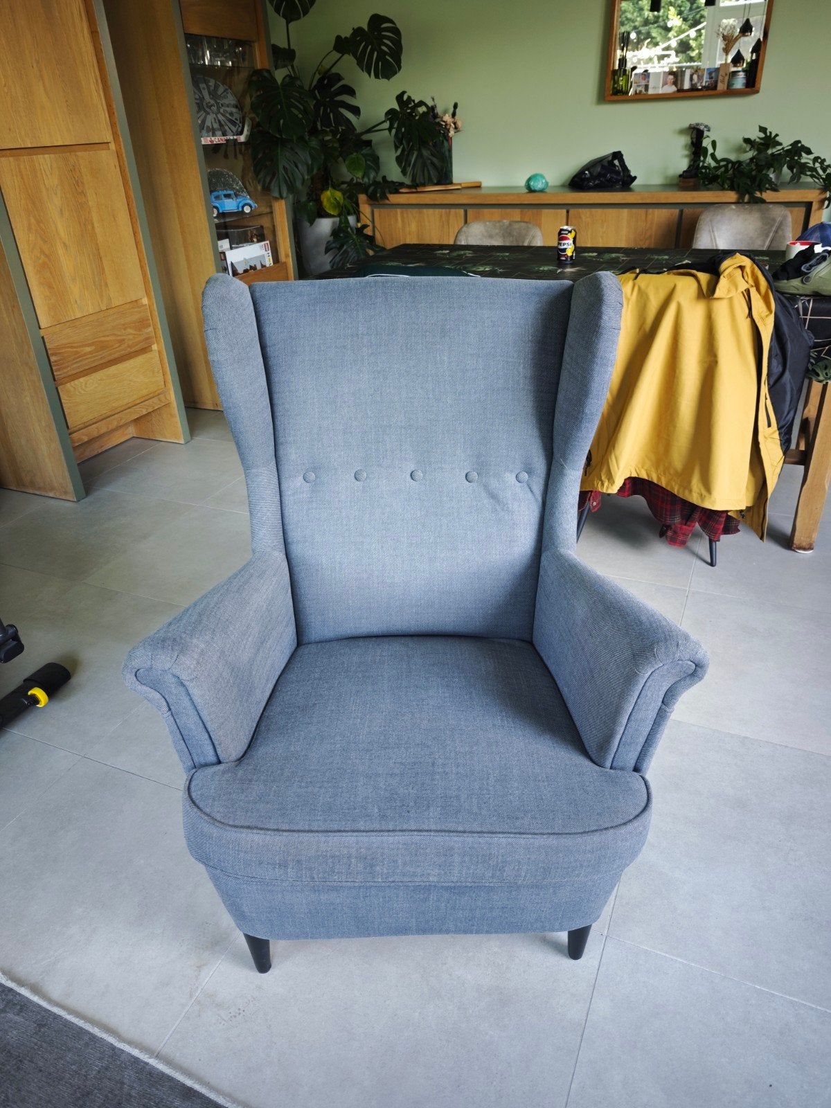 Stijlvolle grijze oorfauteuil, Huis en Inrichting, Ophalen, Gebruikt