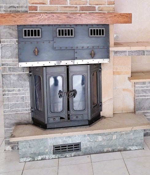 kachel / haard inbouw hout   gietijzer decoratieve schouwkap, Huis en Inrichting, Haarden, Ophalen, Zo goed als nieuw, Inbouwhaard
