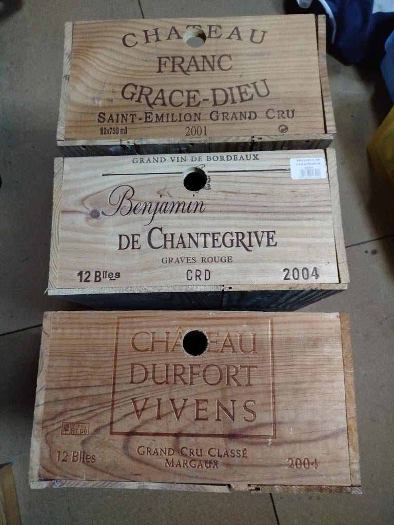 3 anciennes boîtes à vin, Enlèvement