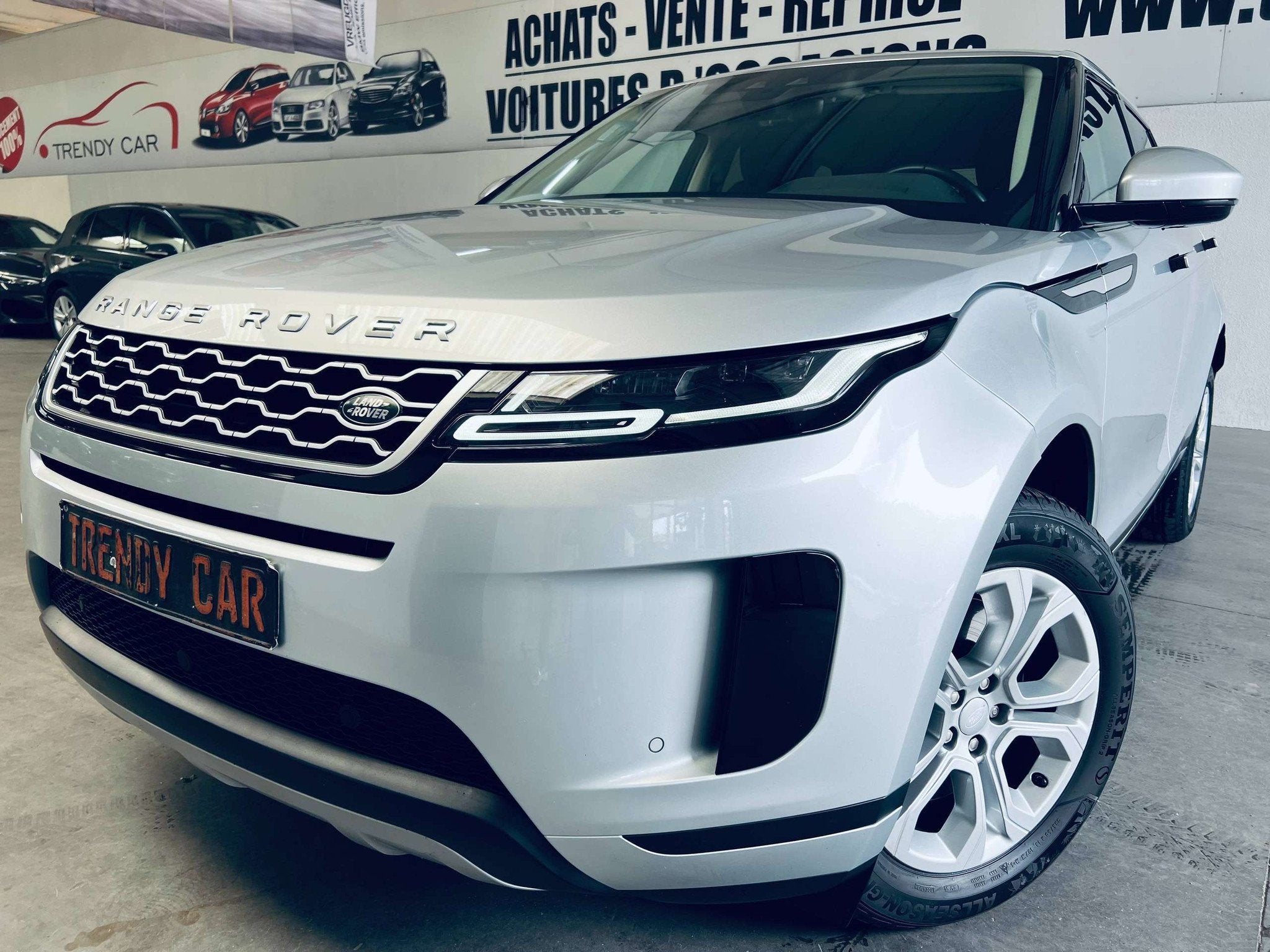 Land Rover Range Rover Evoque 2.0 TD4 2WD e6d CARPLAY+LED+CA, Auto's, Land Rover, Voorwielaandrijving, Stof, Gebruikt, 4 cilinders