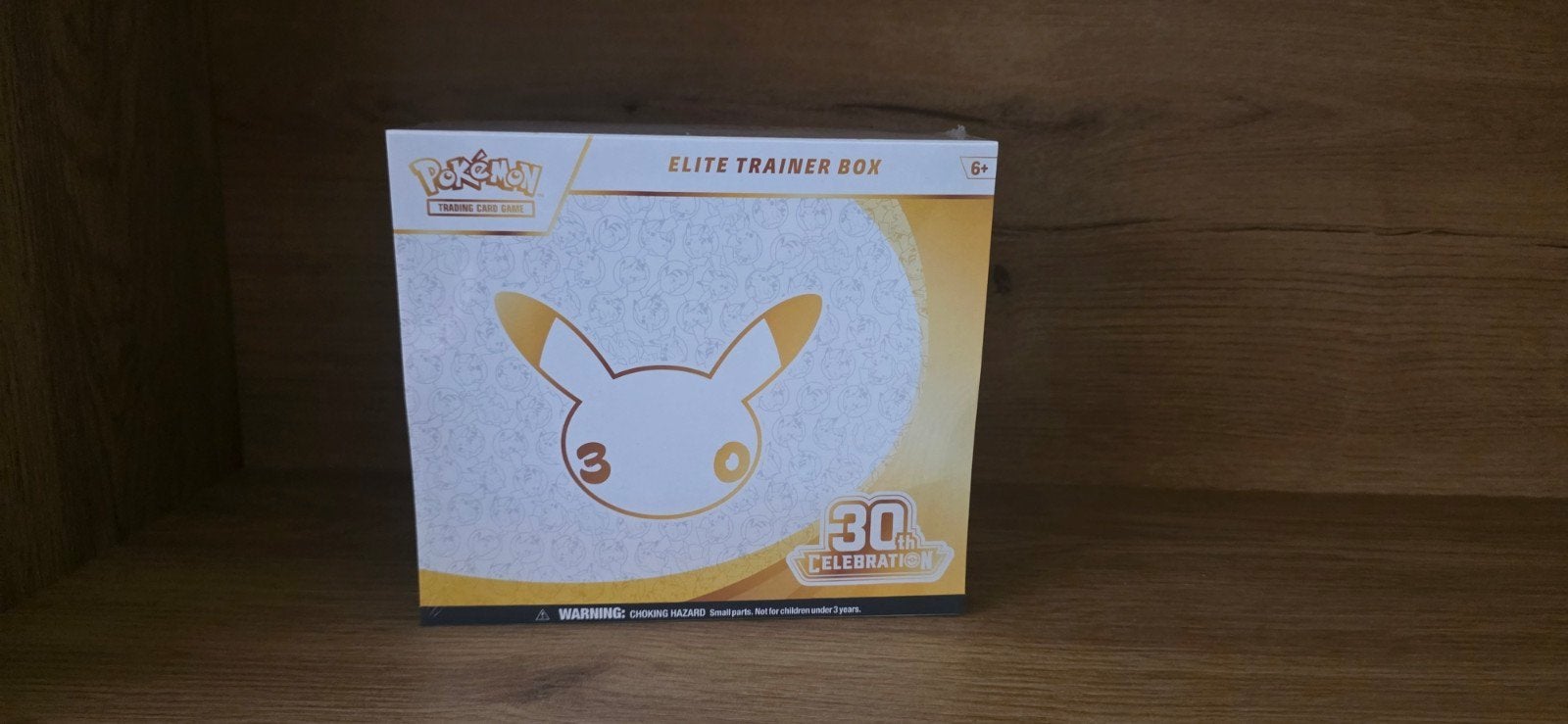 pokemon 30th elite trainer box, Hobby en Vrije tijd, Ophalen of Verzenden, Nieuw