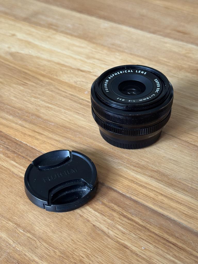 Fujifilm 18mm F/2, Ophalen of Verzenden, Gebruikt, Groothoeklens