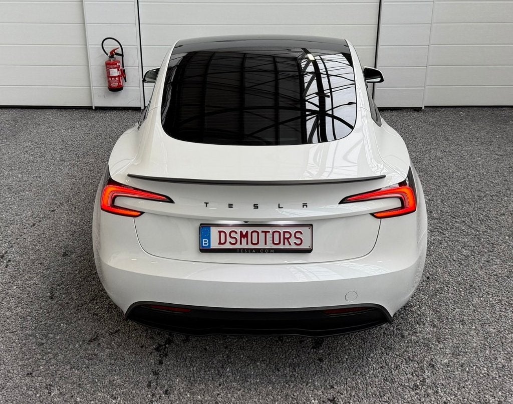Tesla Model 3 RWD | Premium versie | Zwarte logo's & spoiler, Autos, Achat, Garantie prolongée, Phares entièrement LED, Entretenue par le concessionnaire