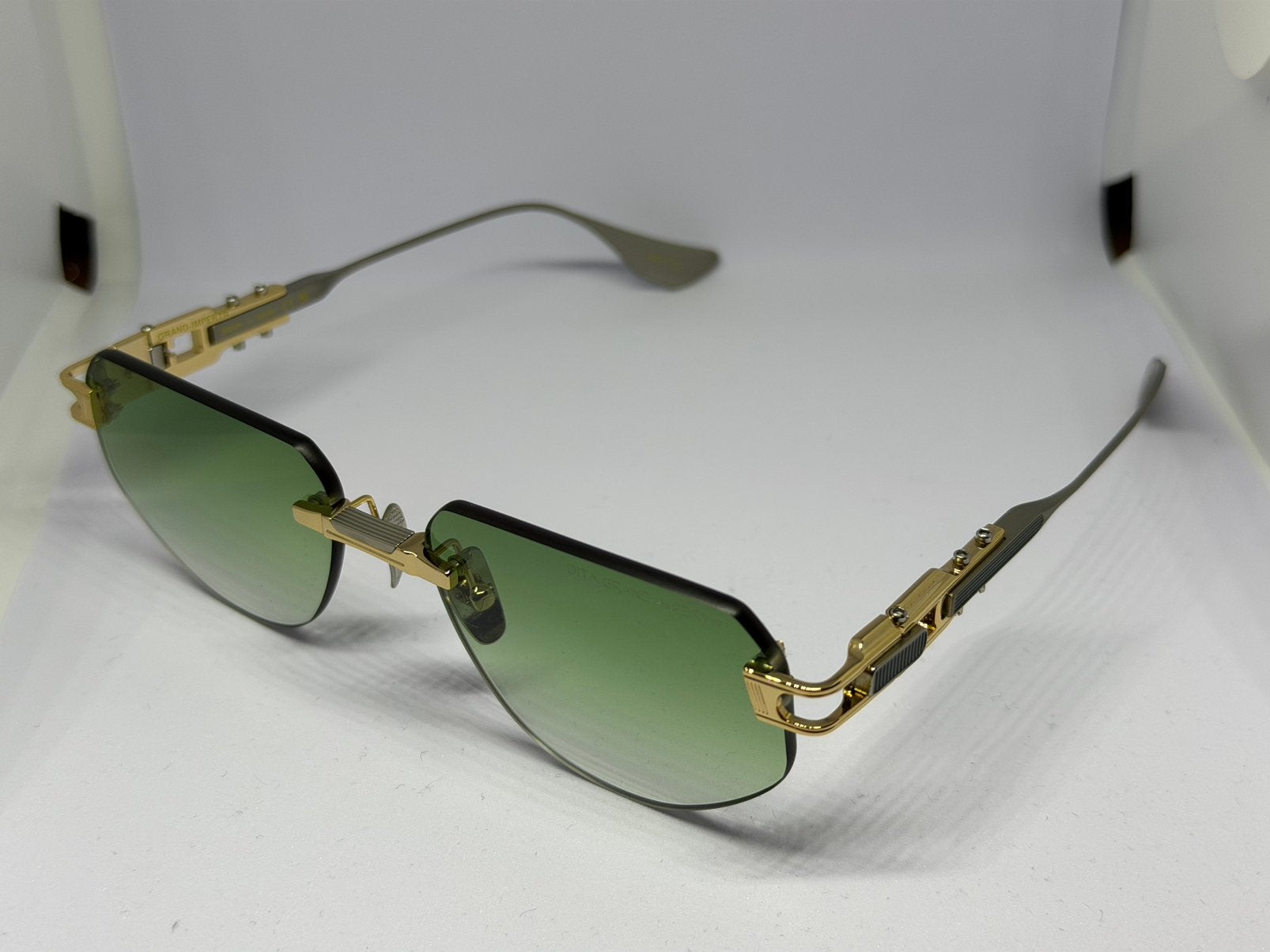 A vendre lunettes de soleil Dita DTS164-A-02 Grand- imperyn., Neuf, Autres marques, Enlèvement ou Envoi, Vert