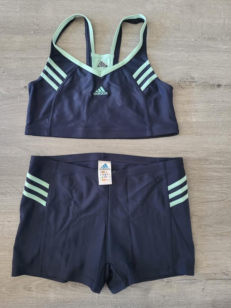 Dames badpak Adidas, Enlèvement