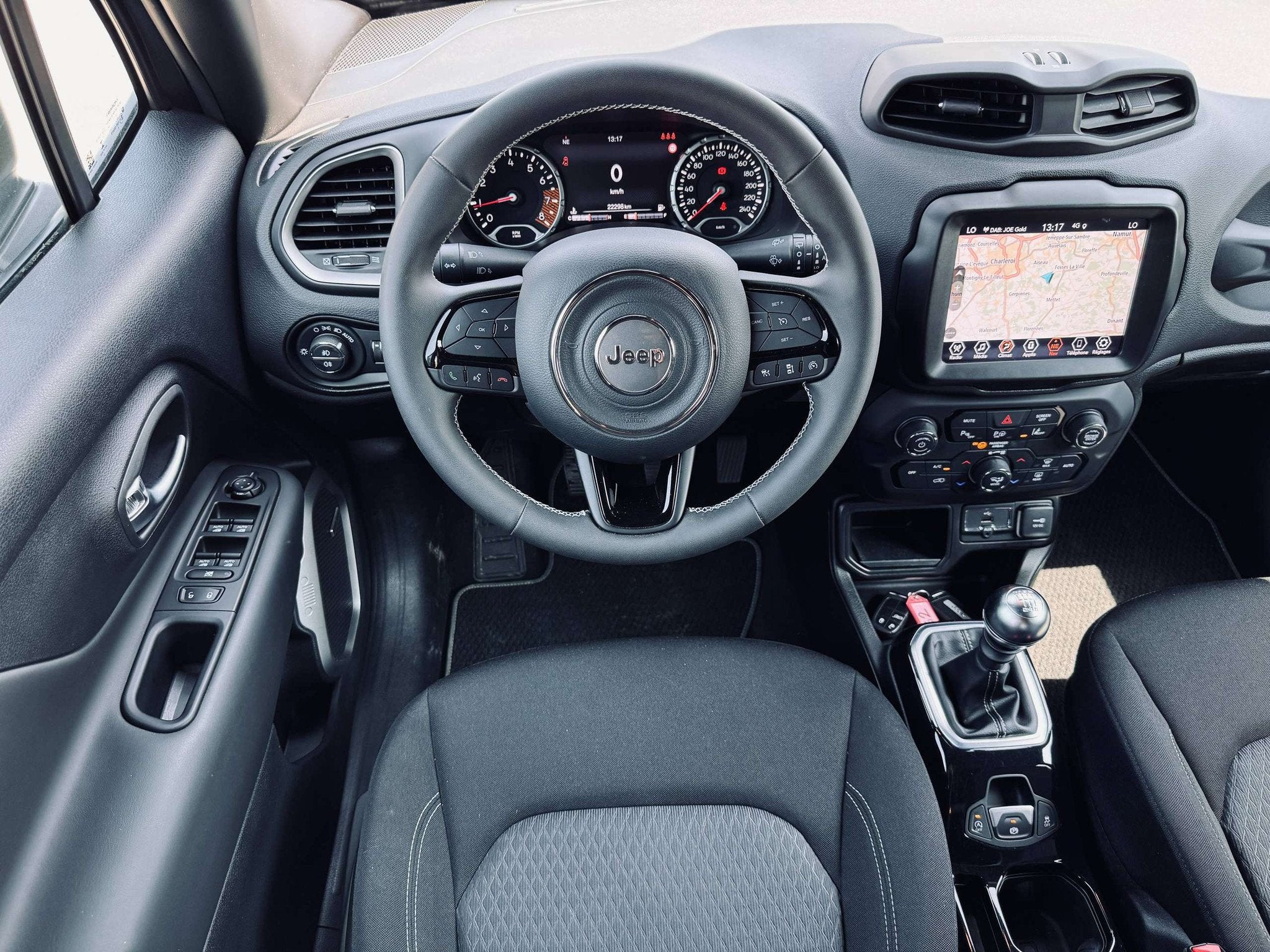 Jeep Renegade Renegade essence, état neuf, Garantie 1 an, Autos, Jeep, Argent ou Gris, Achat, Entreprise, Boîte manuelle