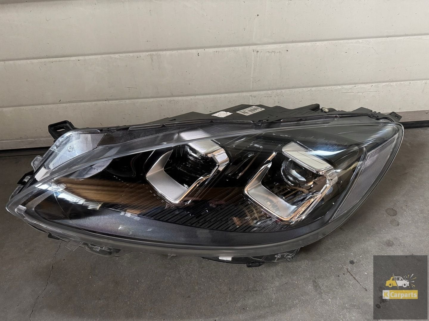 90187837, FORD KUGA MK3 III 3 FEUX DE VOLANT LED COMPLETS, Info@ford.com, Ford Motor Company, American Road 1
48126  Dearborn