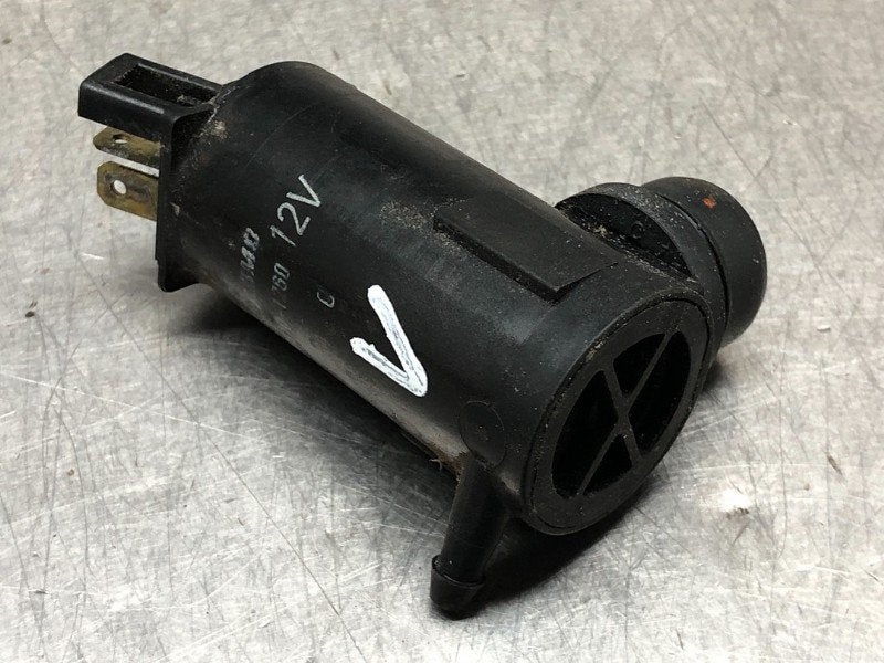 LAVE-GLACE POMPE AVANT Daihatsu YRV (M2) (|8603101260|), Daihatsu, Dhr. M. Roggen, Stadsweg 37 37
9917 PV  WIRDUM GR., NL, Utilisé