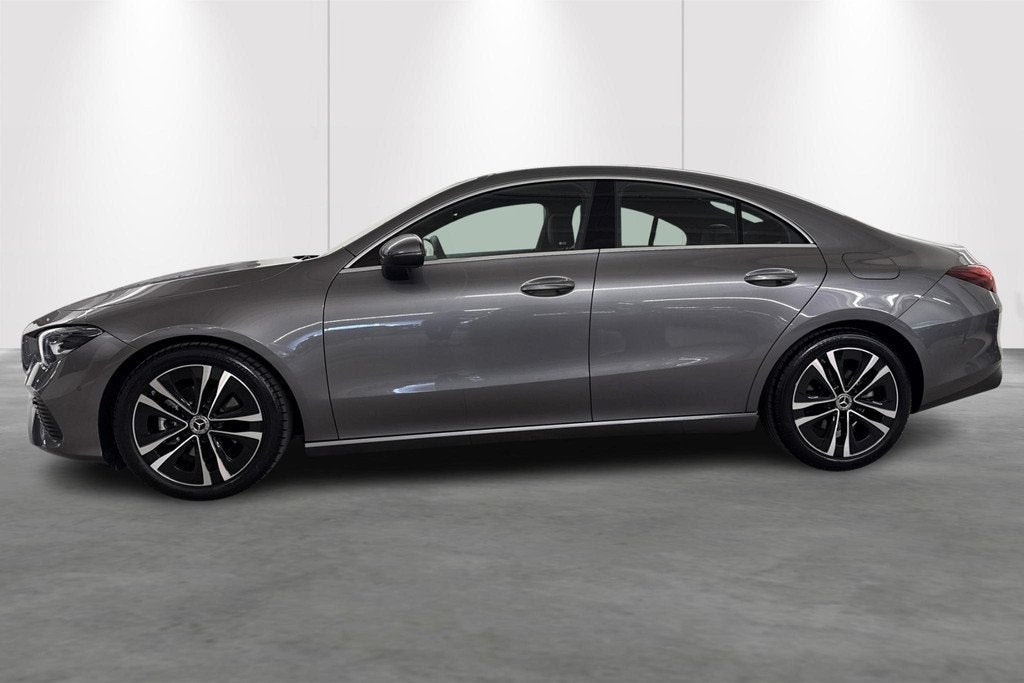 Mercedes-Benz CLA-klasse CLA 200, Stof, Zwart, 1586 kg, 120 kW