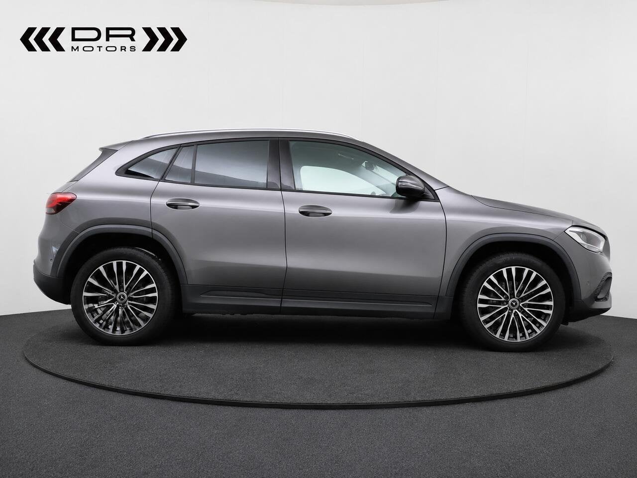 Mercedes-Benz GLA 180 AUTOMAAT 7-GTRONIC - TOPSTAAT - NAVI, Autos, Mercedes-Benz, 0 kg, Argent ou Gris, Achat, Entreprise