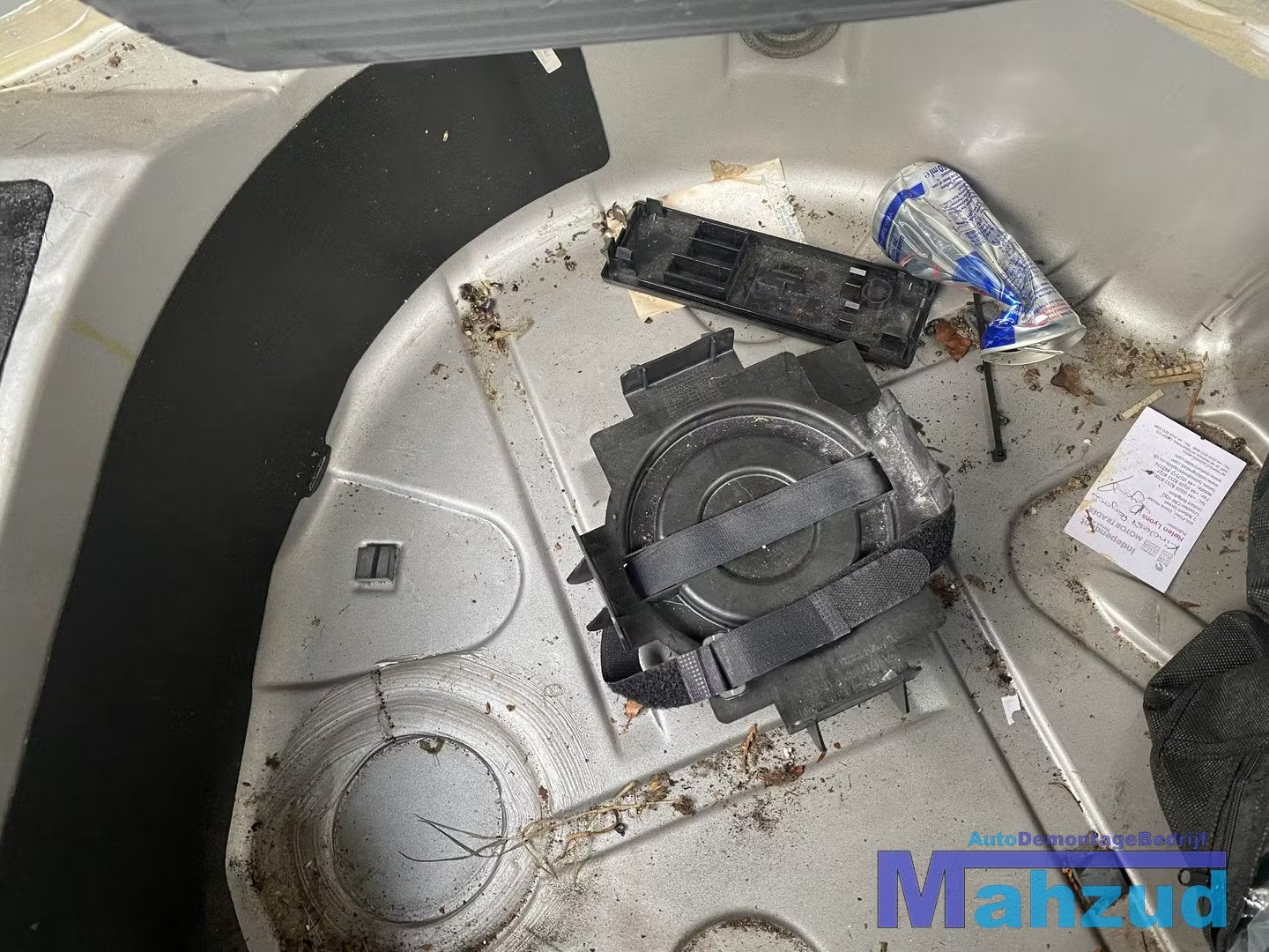 MERCEDES SLK R170 Reservewiel houder 1996-2004, Gebruikt, Mercedes-Benz AG, Mercedes-Benz, Mercedesstrasse 120
70372  Stuttgart, DE