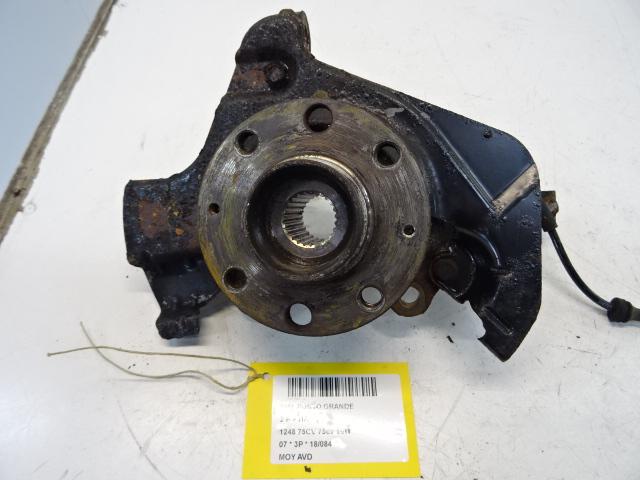 MOYEU DE ROUE AVANT DROIT Fiat Grande Punto (199), Utilisé, Fiat