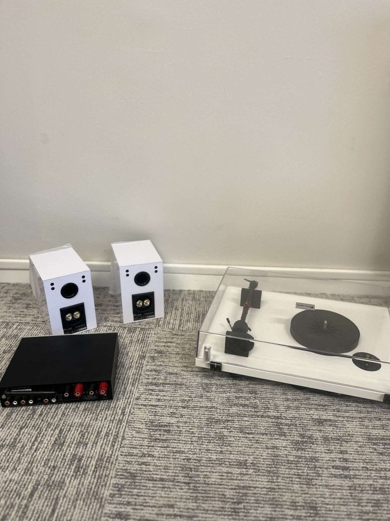 Pro-Ject Colourful Audio System E Platenspeler - Satijn Wit*, Niet ingevuld, Niet ingevuld, Niet ingevuld