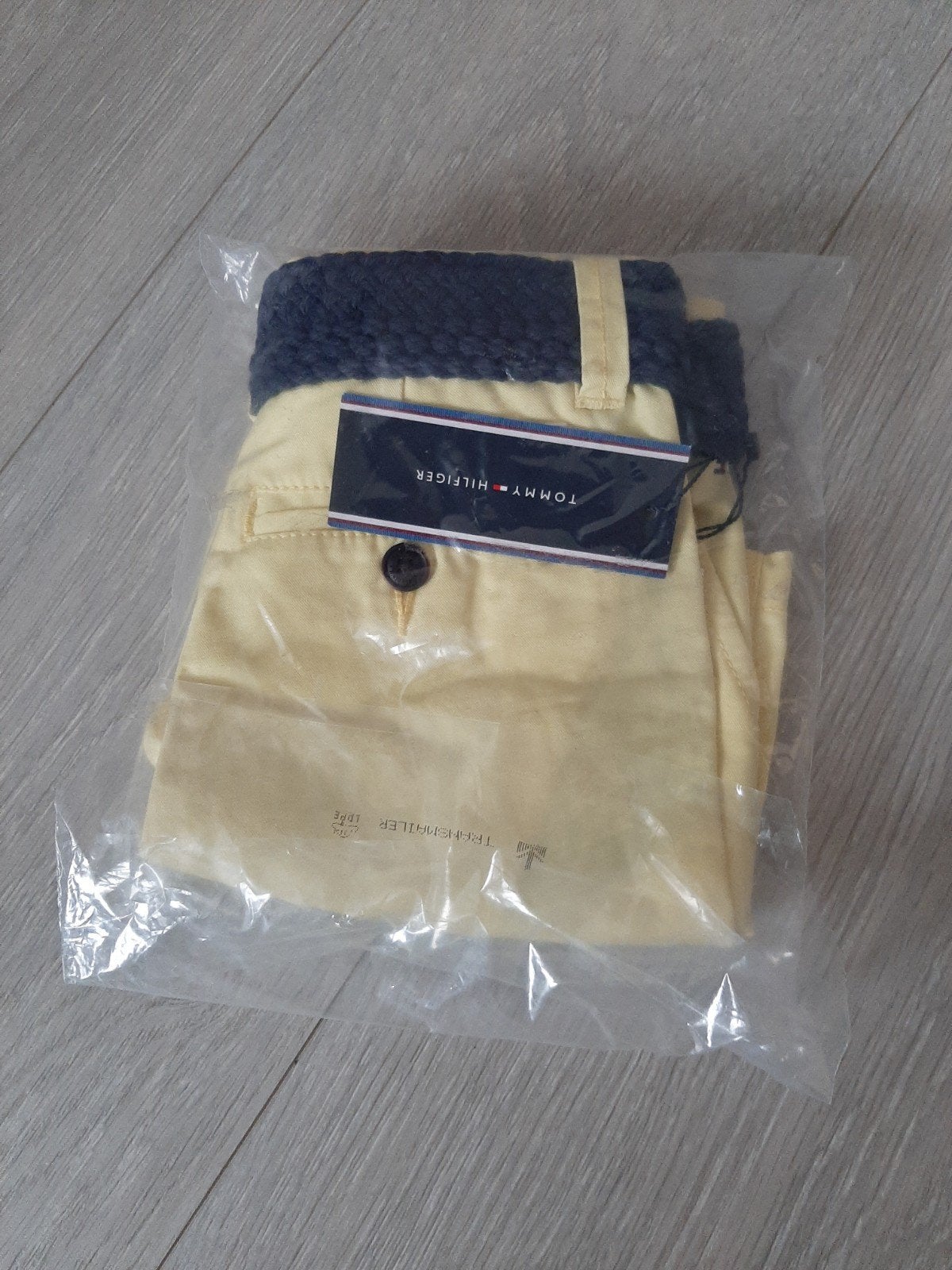 Nieuw short Tommy hilfiger M104, Kinderen en Baby's, Kinderkleding | Maat 104, Broek, Nieuw, Ophalen of Verzenden, Tommy Hilfiger