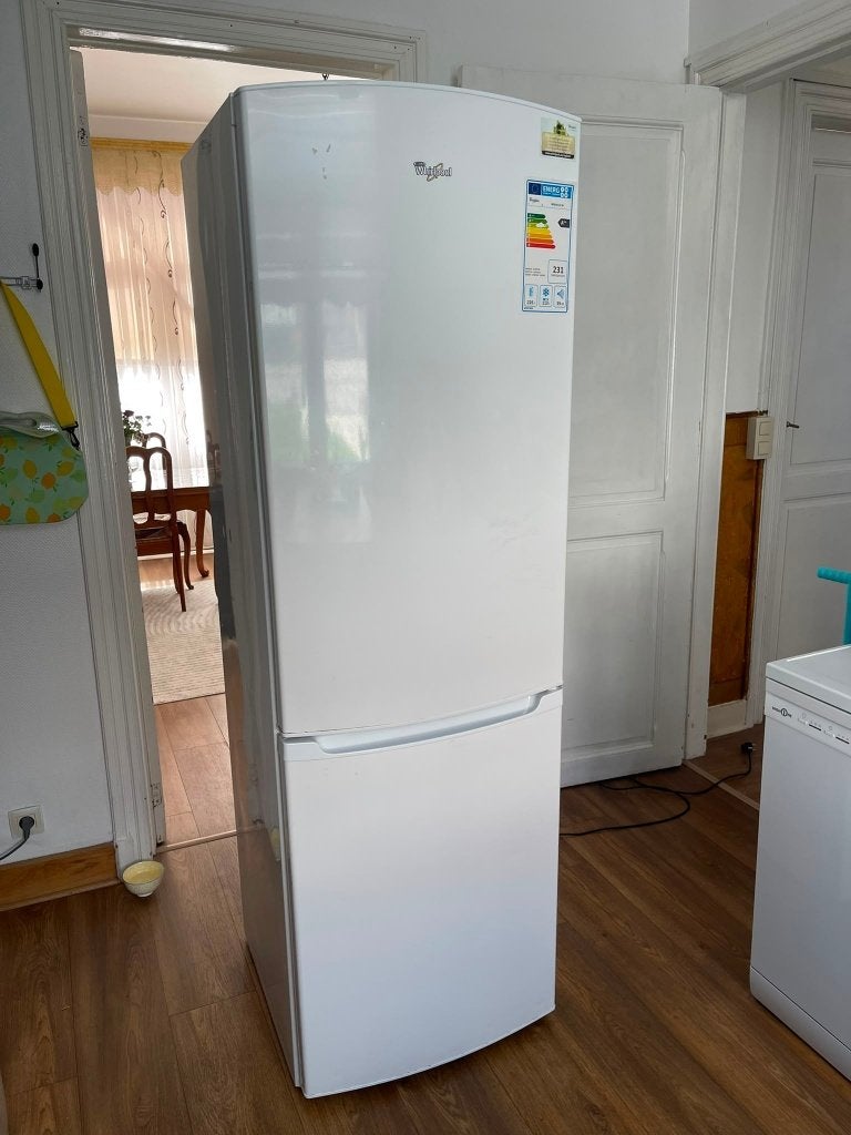 Whirlpool koelkast-diepvriescombinatie – Goede staat, Gebruikt, Tussenbouw, Minder dan 60 cm, 160 cm of meer