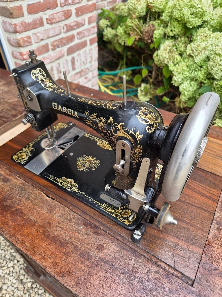 Ancienne machine à coudre, Antiquités & Art, Enlèvement