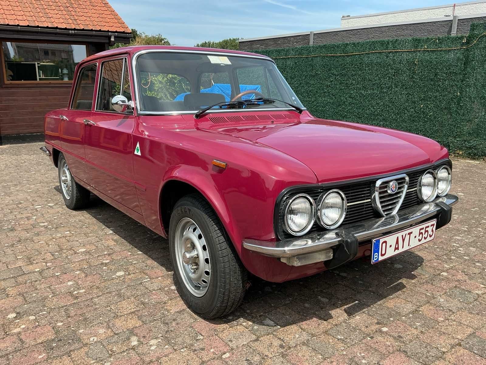 Alfo Romeo Nuova Super 1300 Oldtimer 1975, Auto's, Oldtimers, Overige merken, Bedrijf, Handgeschakeld, Overige carrosserie