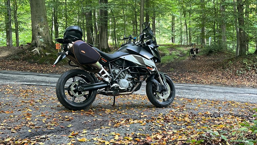 KTM Smt 990. Zeer nette staat. Met reistassen., Motoren, Motoren | KTM, 2 cilinders, Motorrijbewijs A, Gebruikt, Particulier