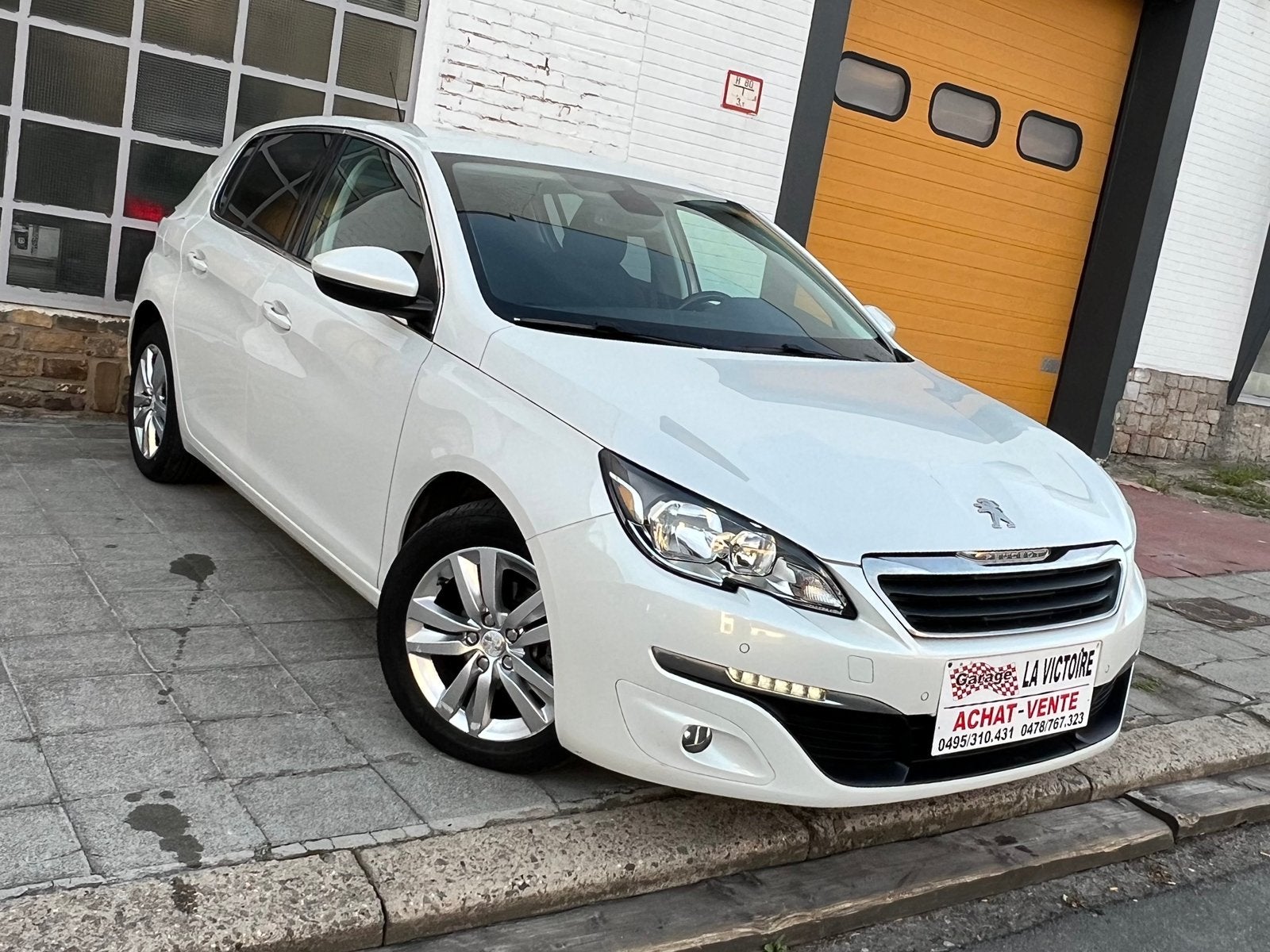Peugeot 308 essence 1.2cc 2015 année 149000km 0032478767323, Euro 6, Entreprise, Boîte manuelle, Entretenue par le concessionnaire