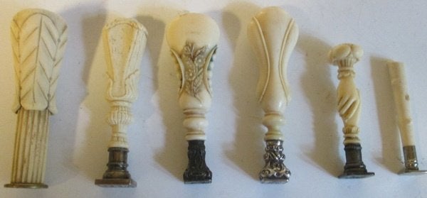 collectie antieke wax stempels in been en zilver, Antiquités & Art, Curiosités & Brocante, Envoi