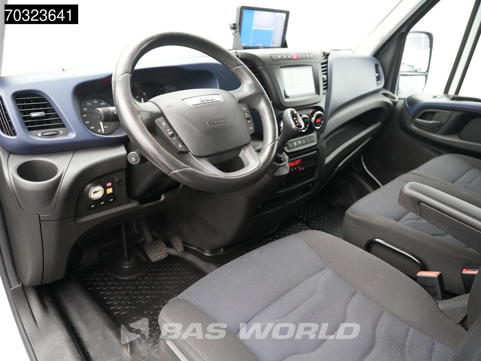 Iveco Daily 50C18 3.0L Automaat Euro6 BE Trekker Luchtvering, Stof, Gebruikt, Euro 6, Iveco