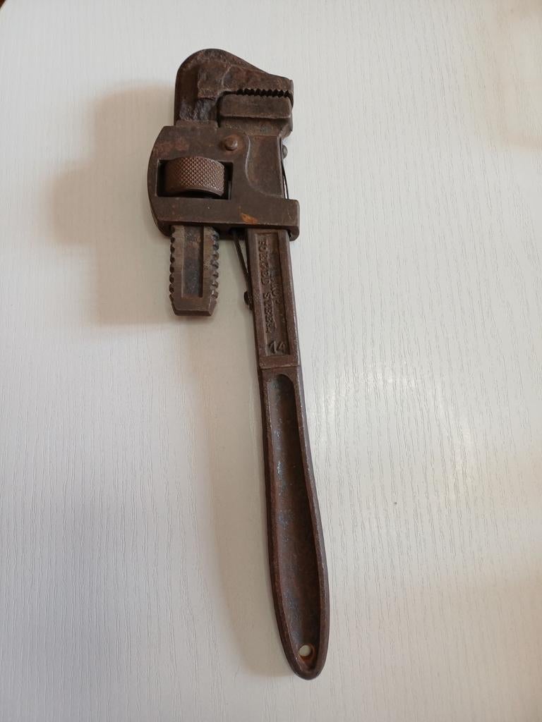 Vintage pijpsleutel, Ophalen