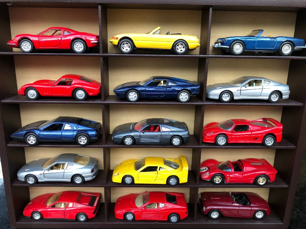 Lotje miniatuur autootjes 1/38e Ferrari "Shell" ea, Ophalen