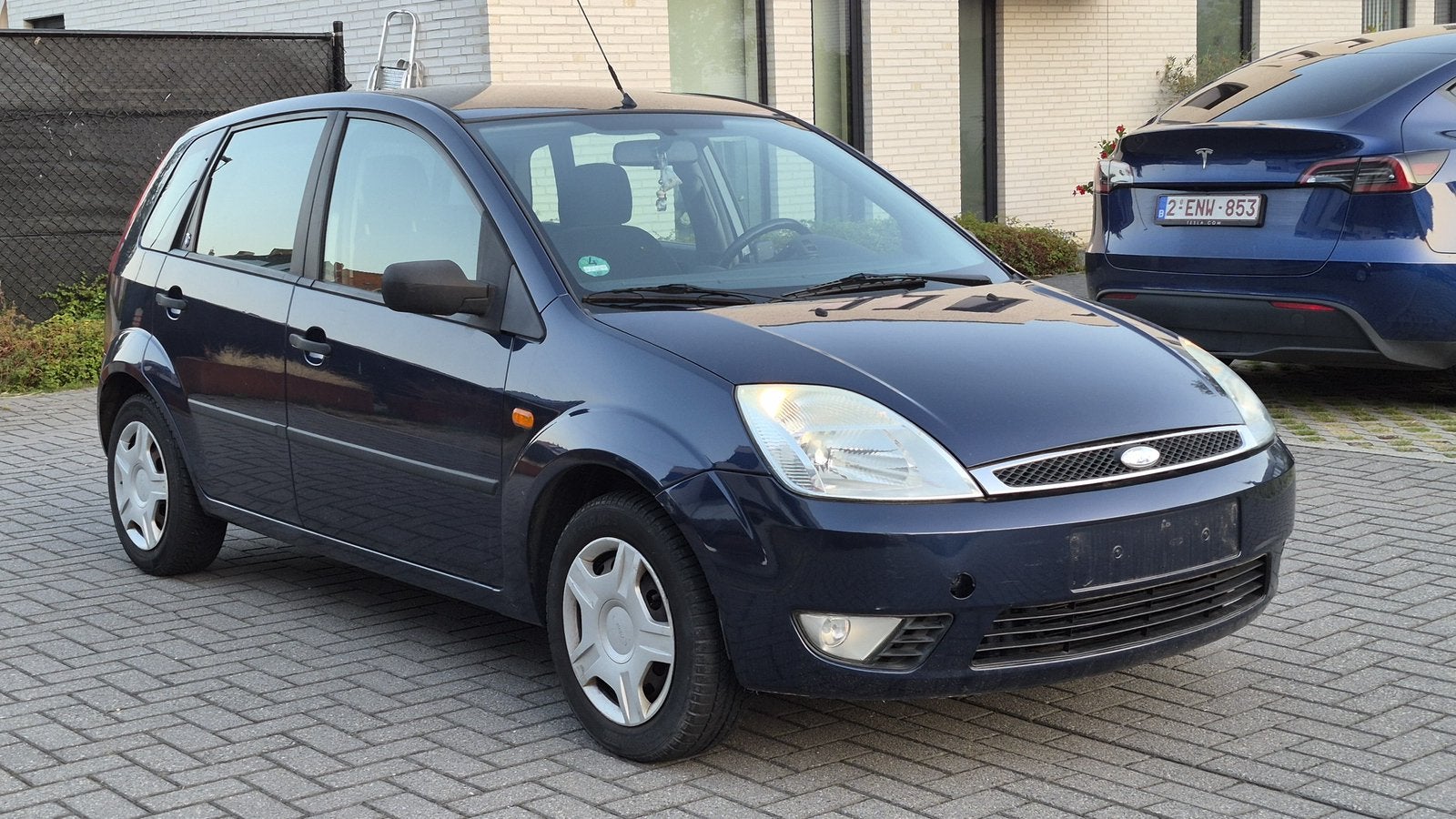 FORD FIESTA/AUTOMATIQUE ! /CLIMATISATION ! /4 EUROS !, Autos, Achat, Entretenue par le concessionnaire, Noir, 5 portes