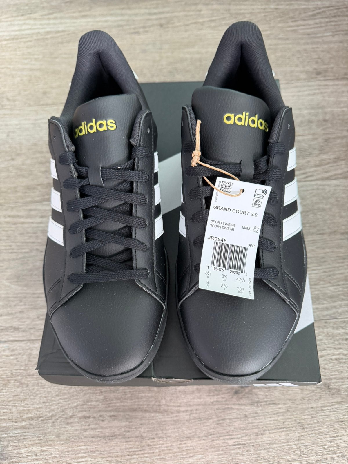 Superbe snickers Adidas original cuir noire 42/US 9 Neuve, Enlèvement, Comme neuf