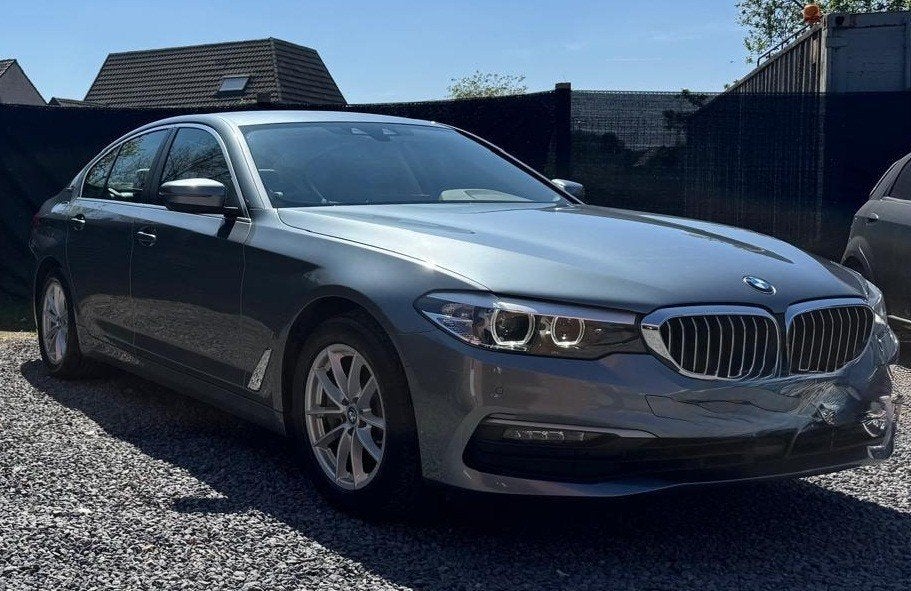 Te koop BMW 530e Plug-in Hybrid, Auto's, Dealer onderhouden, Berline, 5 deurs, Zilver of Grijs