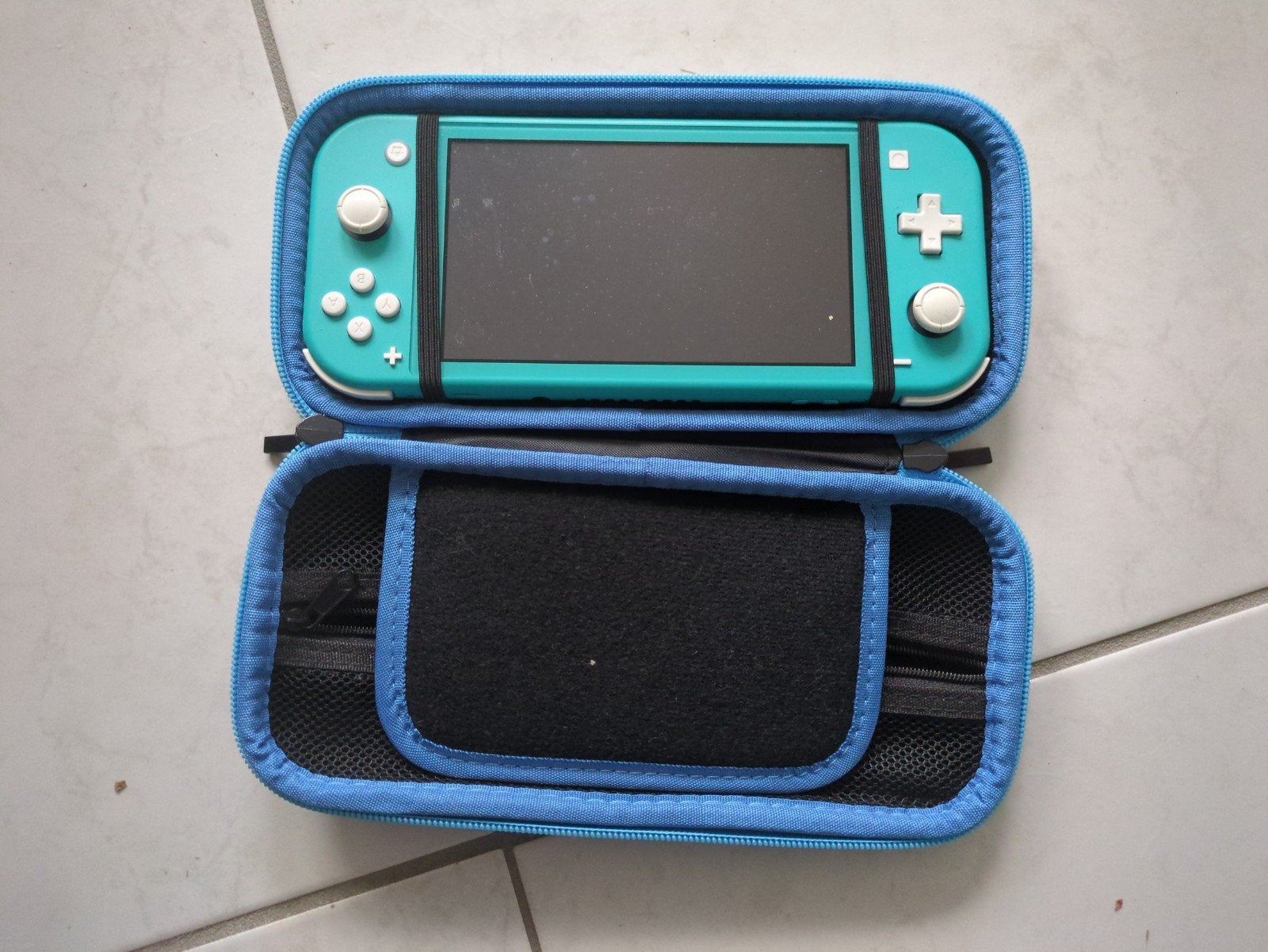 switch lite + house + un jeu (diablo iii), Games en Spelcomputers, Ophalen