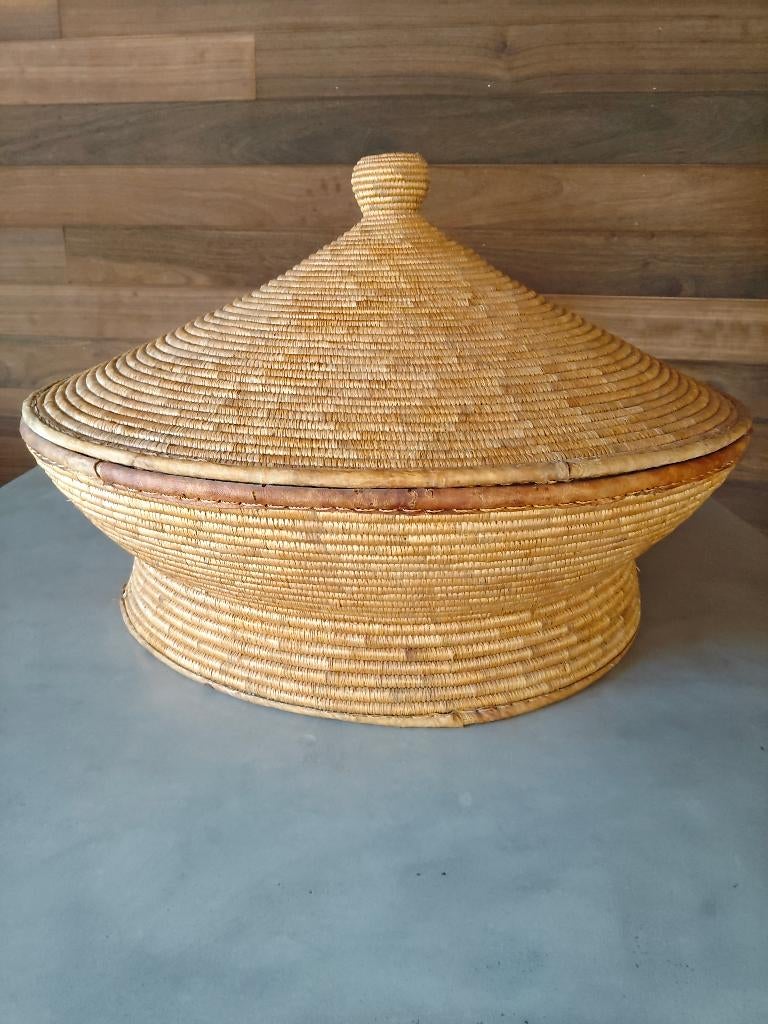 Oude mand uit Nepal, Antiek en Kunst, Ophalen of Verzenden