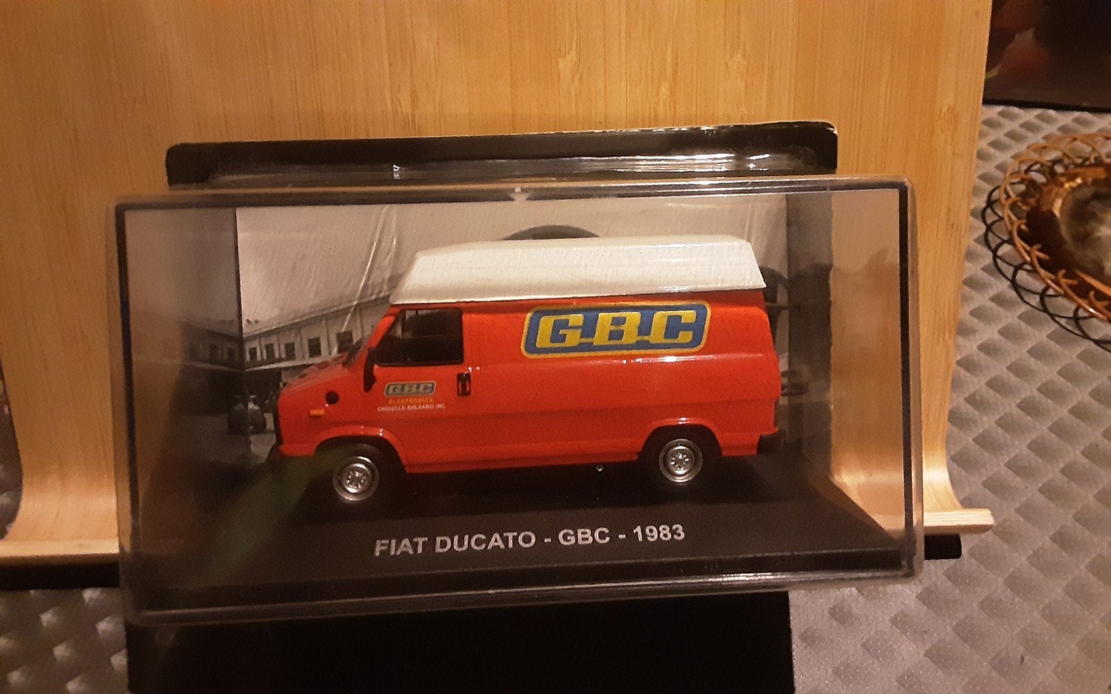 Fiat ducato miniatuur, Hobby en Vrije tijd, Ophalen of Verzenden, Nieuw, Bus of Vrachtwagen, Overige merken