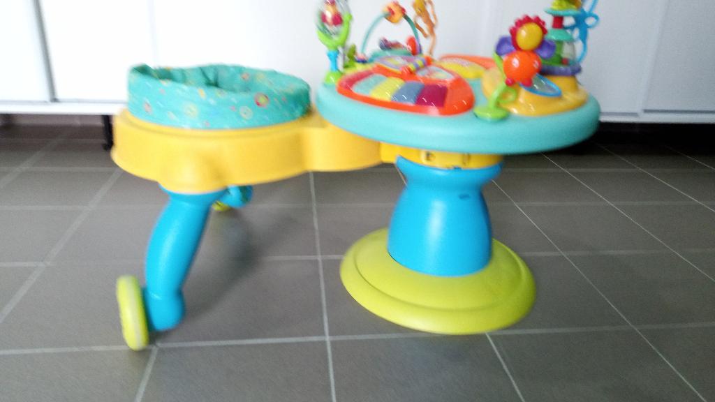 table de jeux enfant, Enfants & Bébés, Enlèvement, Utilisé