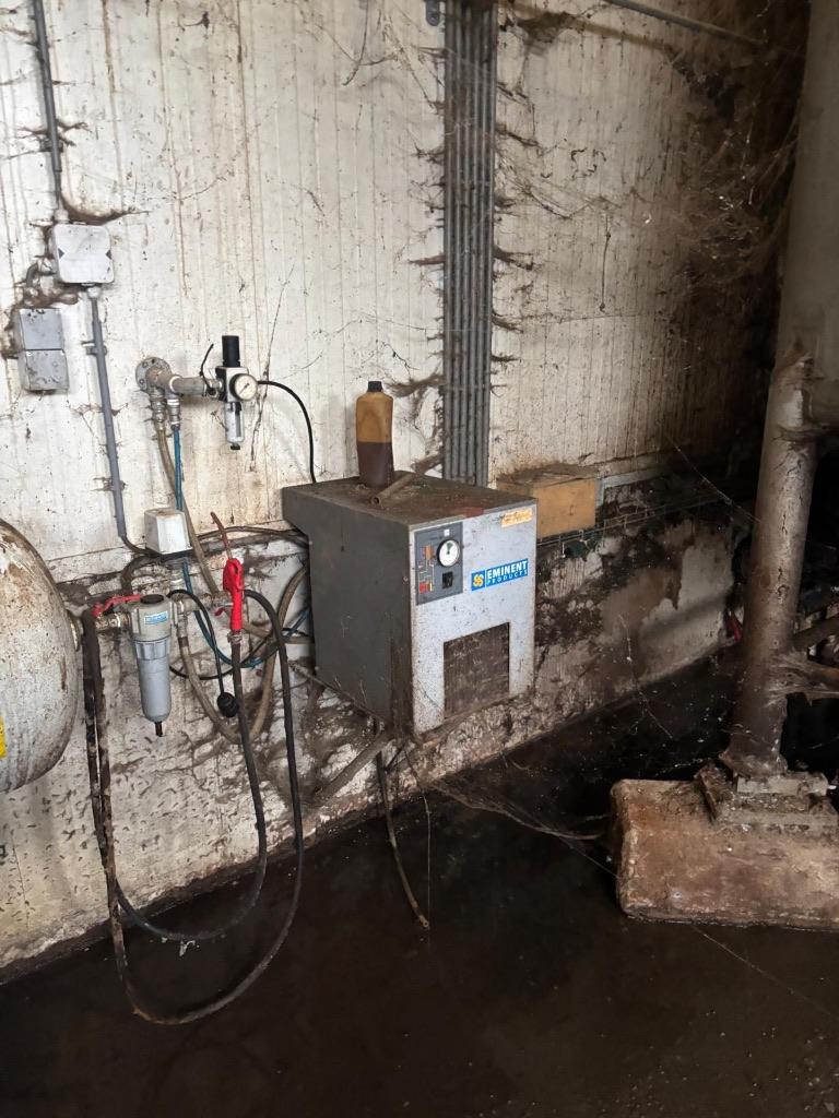 Schroef compressor met lucht droger [255]
