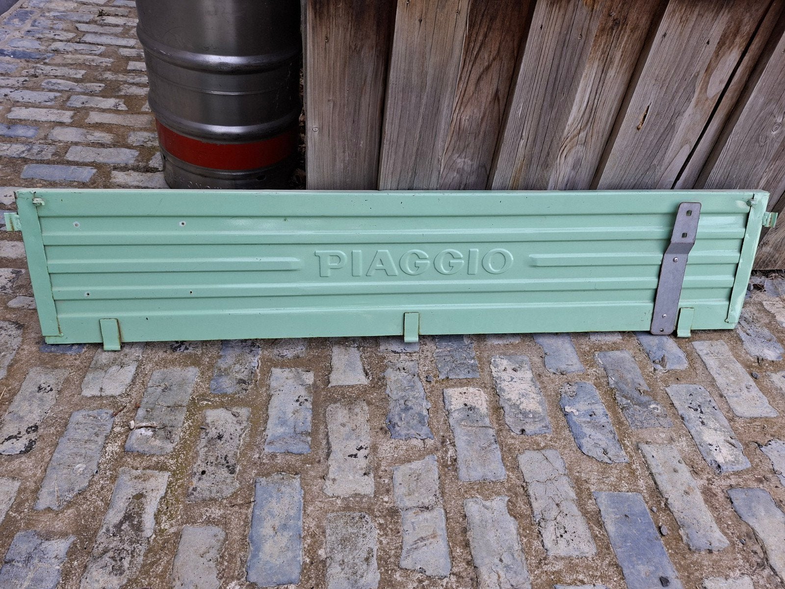 Piaggio Ape achterklep, Enlèvement