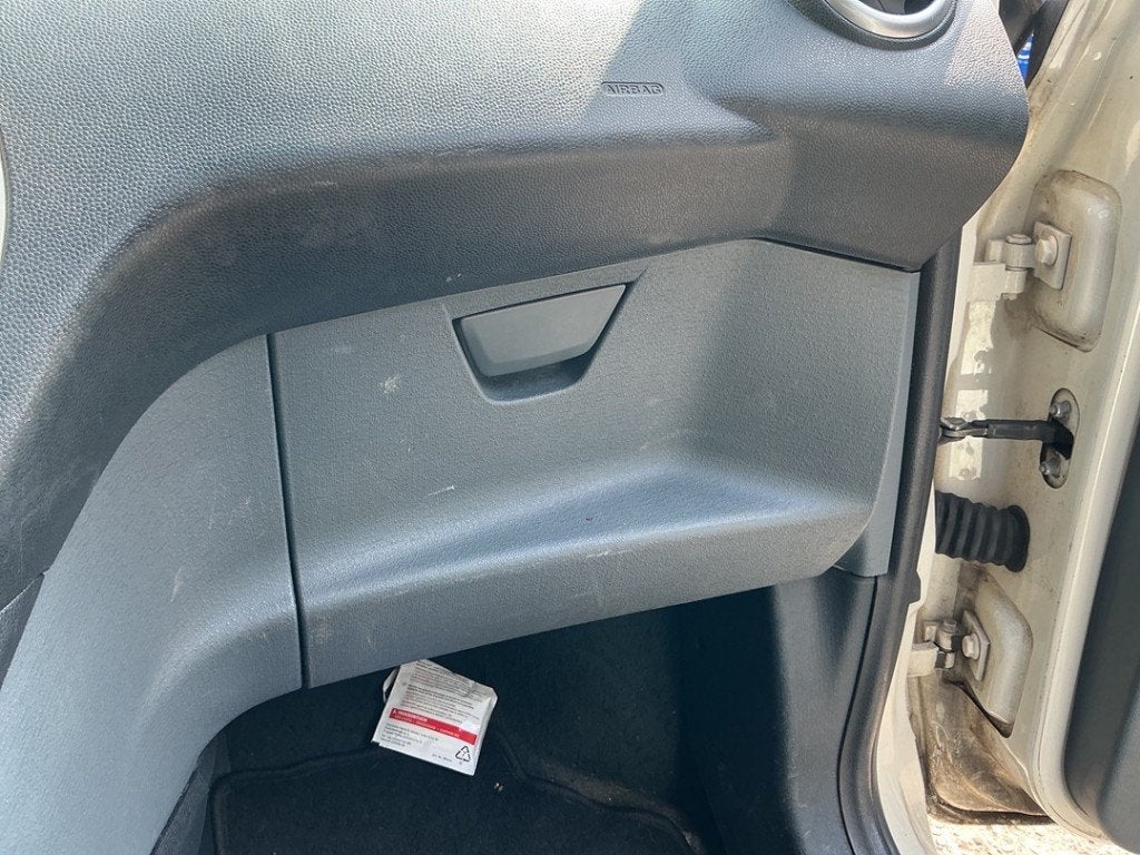 COMPARTIMENT A GANTS Ka II (|1568258|9S51B06024AA38DD|), Henry-Ford-Straße  1
50735  Köln, DE, Ford-Werke GmbH, Kunden@ford.com