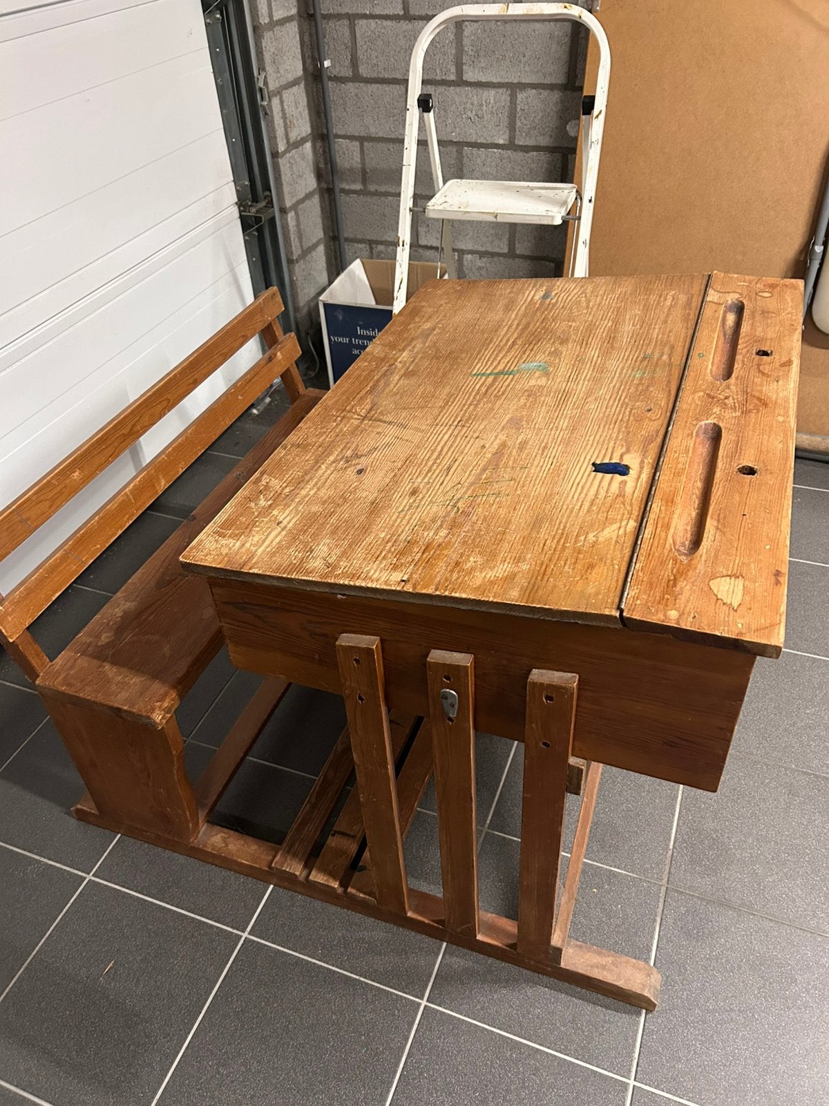 Oud schoolbankje, Tuin en Terras, Ophalen, Zo goed als nieuw