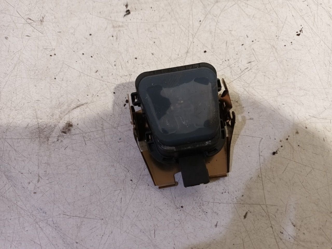 Regensensor Renault Clio, Onderdelen@venauto.nl, Van der Ven Autorecycling B.V., Gebruikt, Ettenseweg 76, 4706 PB Roosendaal, The Netherlands