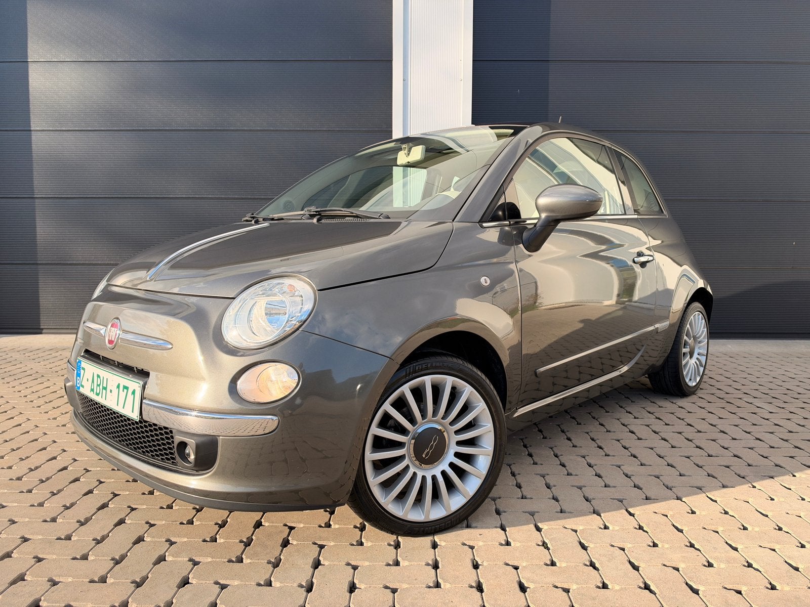 Fiat 500 1.2i Lounge, 1242 cm³, Beige, Entreprise, https://public.car-pass.be/vhr/f99d6111-bbce-4484-937d-6e20aae272f2