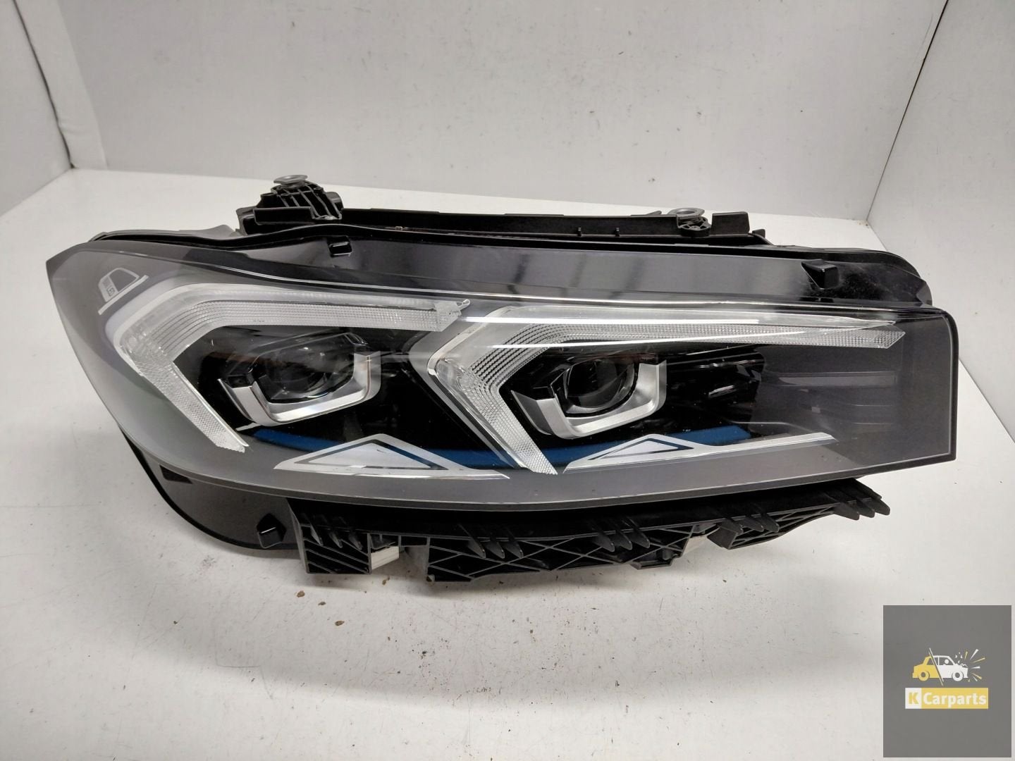 9450796, BMW G20 Lift Volledig Led Zilver Rechterlamp Ideaal, Petuelring 130
80788  Munich, DE, Gebruikt, Info@bmw.de, BMW