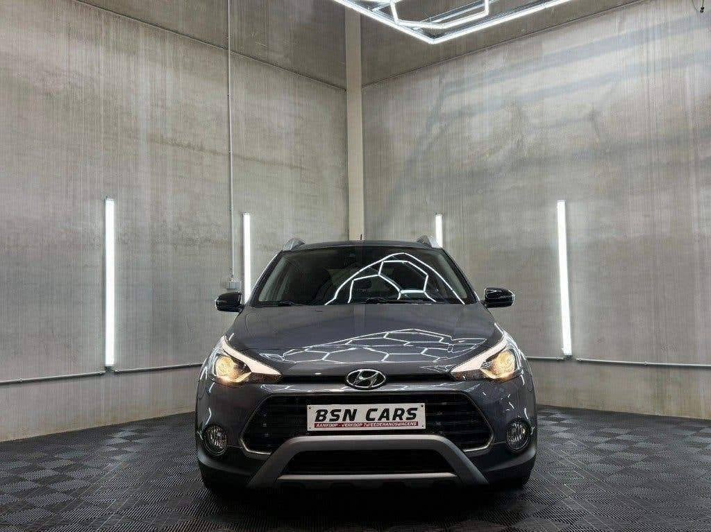 HYUNDAI I20 ACTIVE/AUTOMAAT/CARPLAY/CAMERA/LANE/GARANTIE, Auto's, Stof, Euro 6, 74 kW, Zilver of Grijs