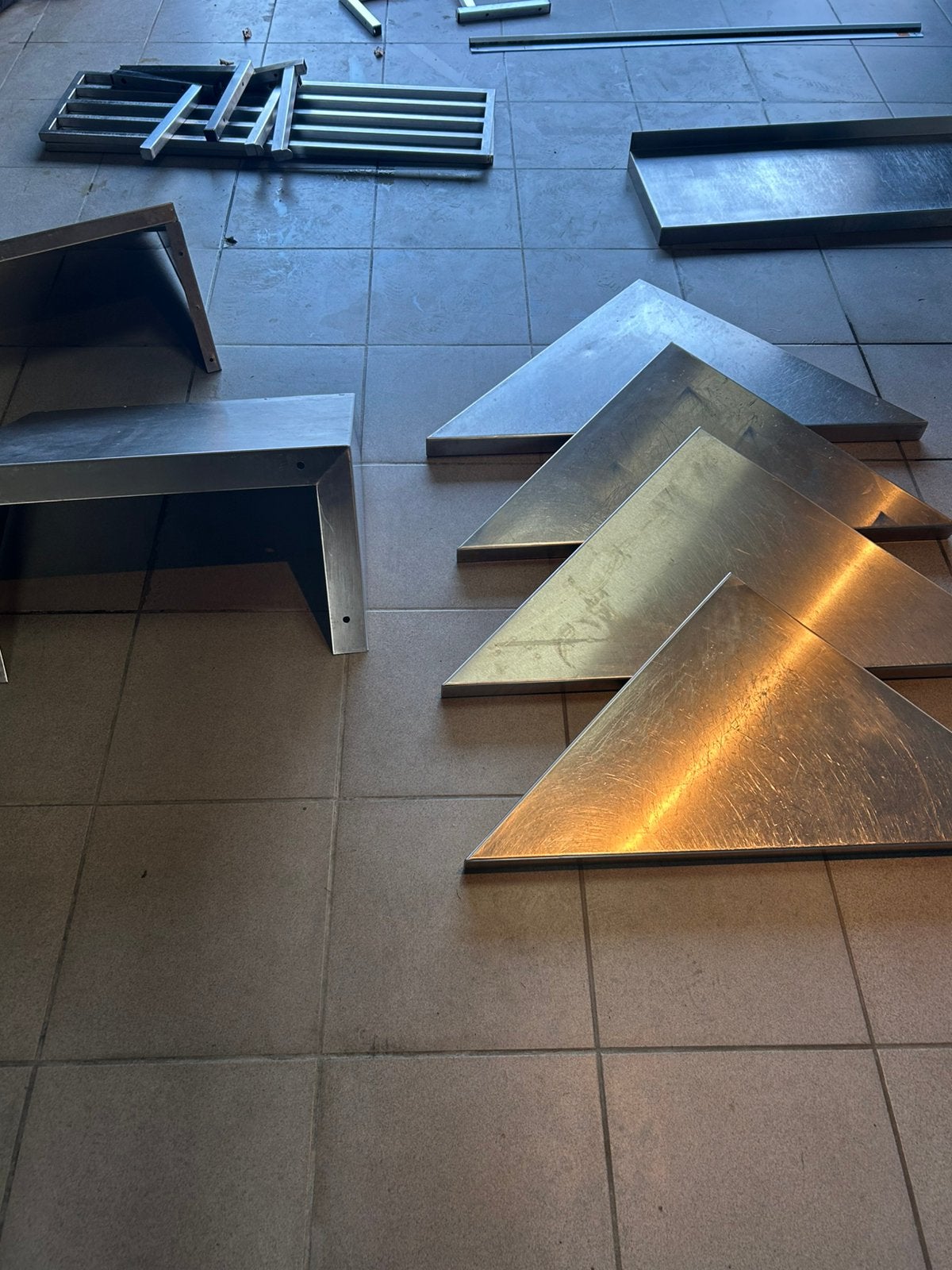 Lot d etagere inox., Enlèvement
