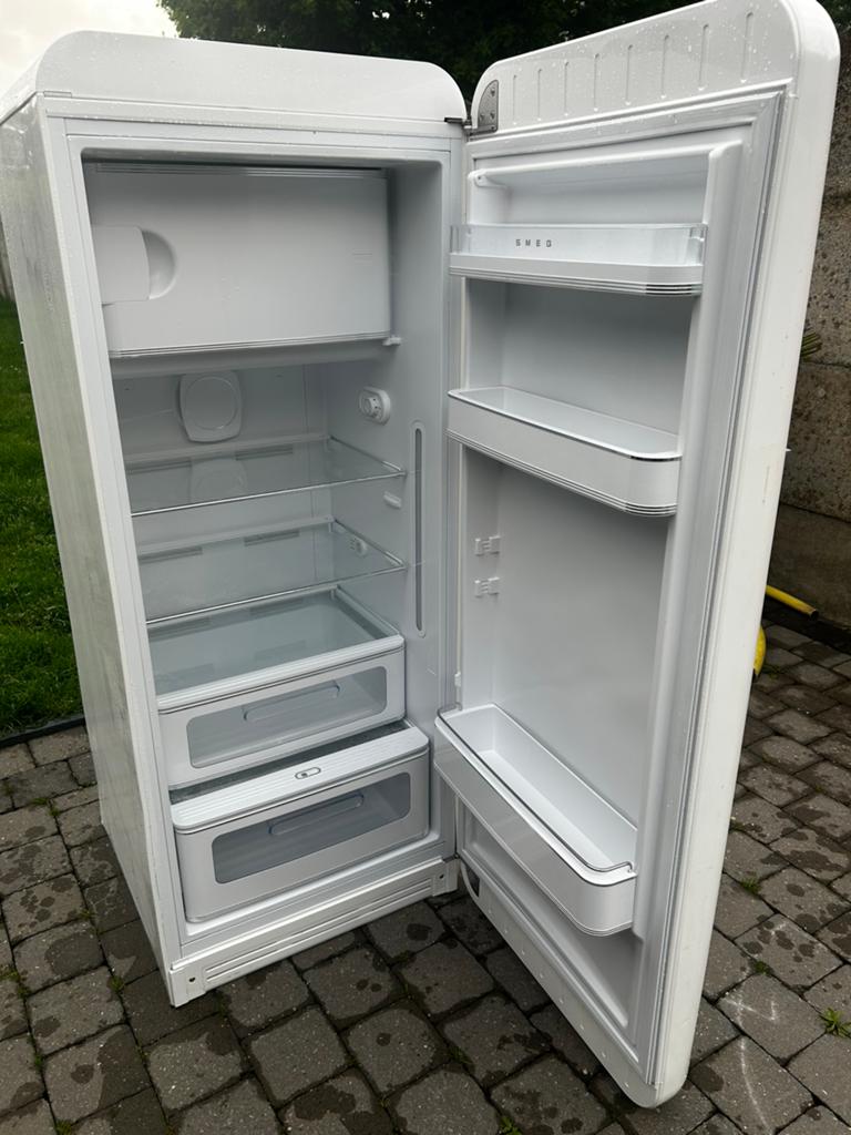 SMEG koelkast nieuw model, Elektronische apparatuur, Vriezers en Diepvrieskisten, Ophalen, Zo goed als nieuw