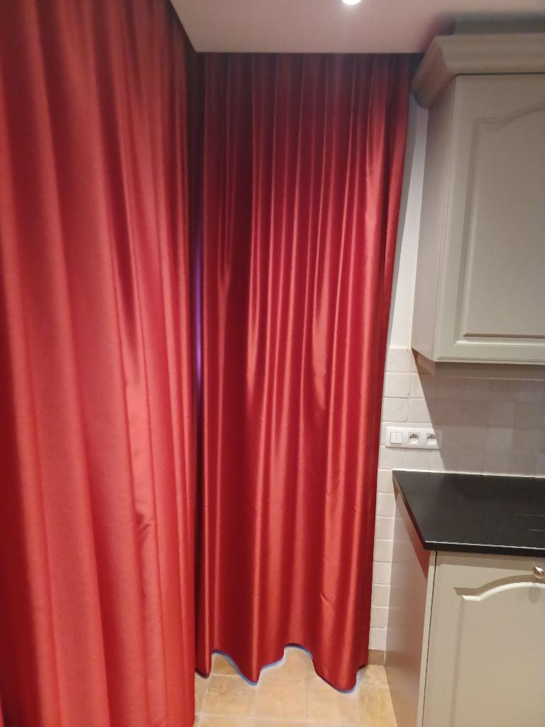 overgordijnen, Maison & Meubles, Ameublement | Rideaux & Stores à lamelles, Enlèvement, Rouge, 200 cm ou plus
